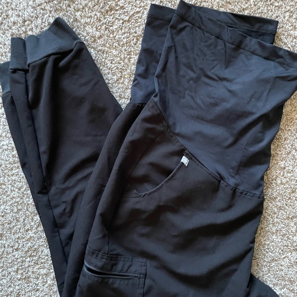 Figs Maternity scrubs - Picture 1 of 3